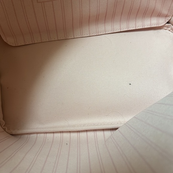 Authentic Louis Vuitton Neverfull mm - Picture 5 of 10